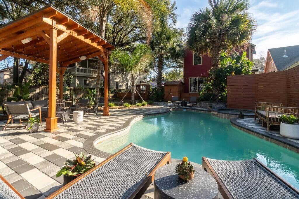 Unique Studio W Pool Spa & Gardens Near Downtown ジャクソンビル エクステリア 写真